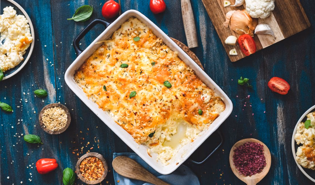 Ketovennlig Mac´n cheese gryte med kremet ostesaus og urter. – ferdig rett