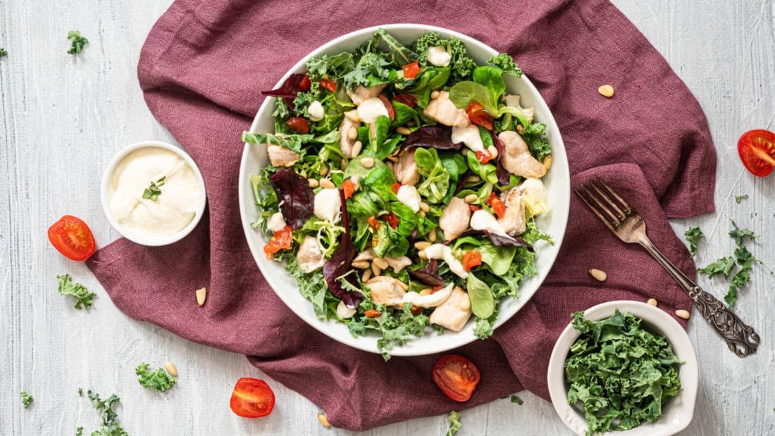 Kyllingsalat med hjemmelaget KETO Aioli – ferdig rett