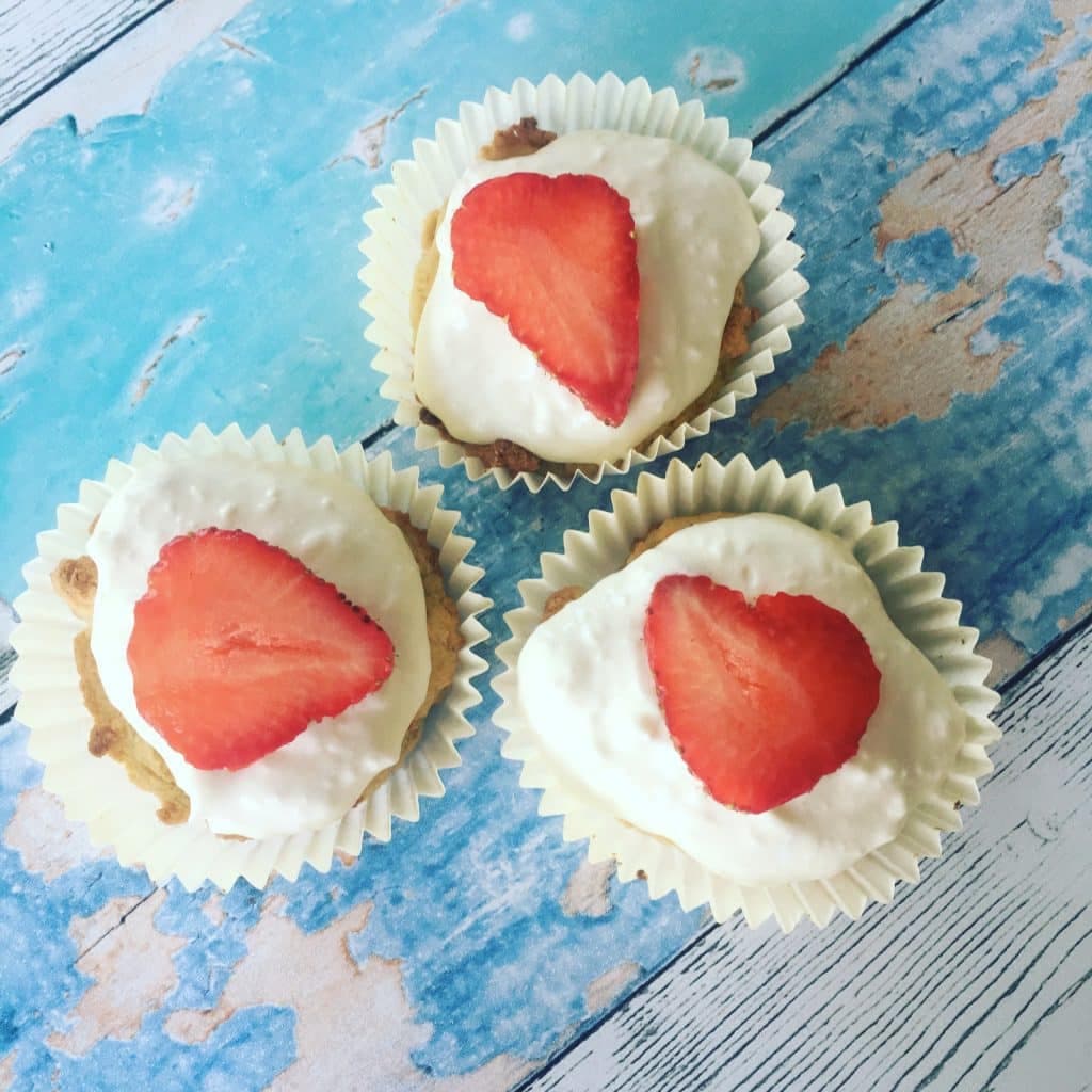 Lavkarbo muffins med ostekrem – ferdig rett
