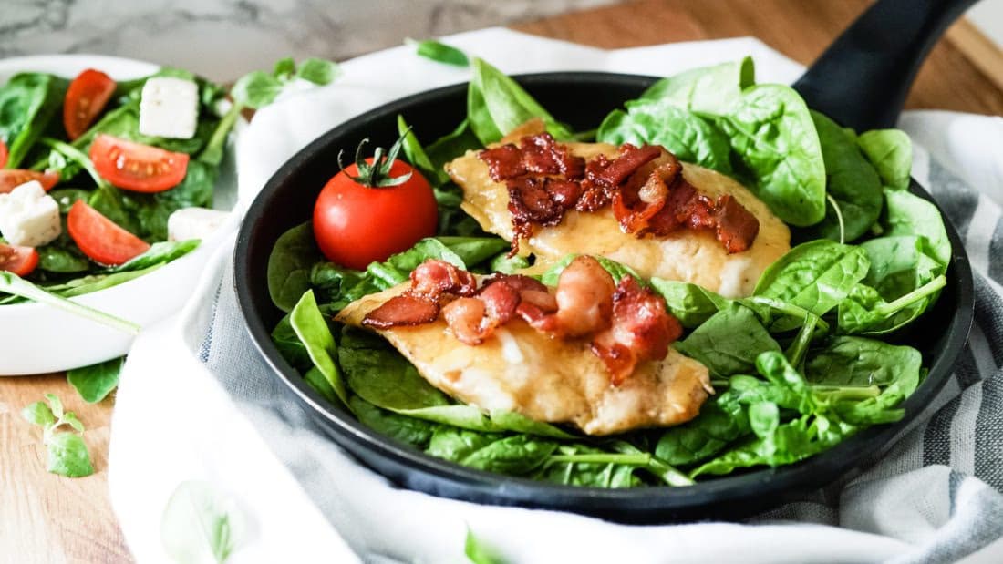 Sprø Ost- og Bacontoppet Kyllingfilet – ferdig rett