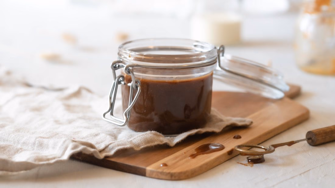 Sukkerfri & Salt Karamellsaus – Enkel og Kremet – ferdig rett