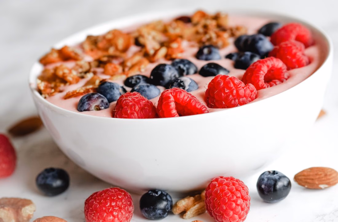 yoghurtbolle med Bær og Nøtter – ferdig rett