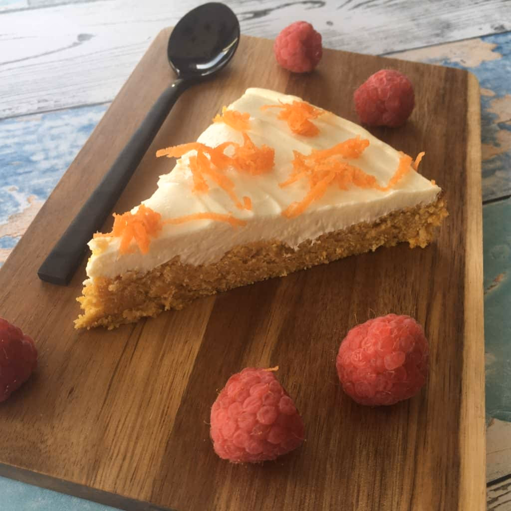 Himmelsk Lavkarbo Gulrotkake med Ostekrem