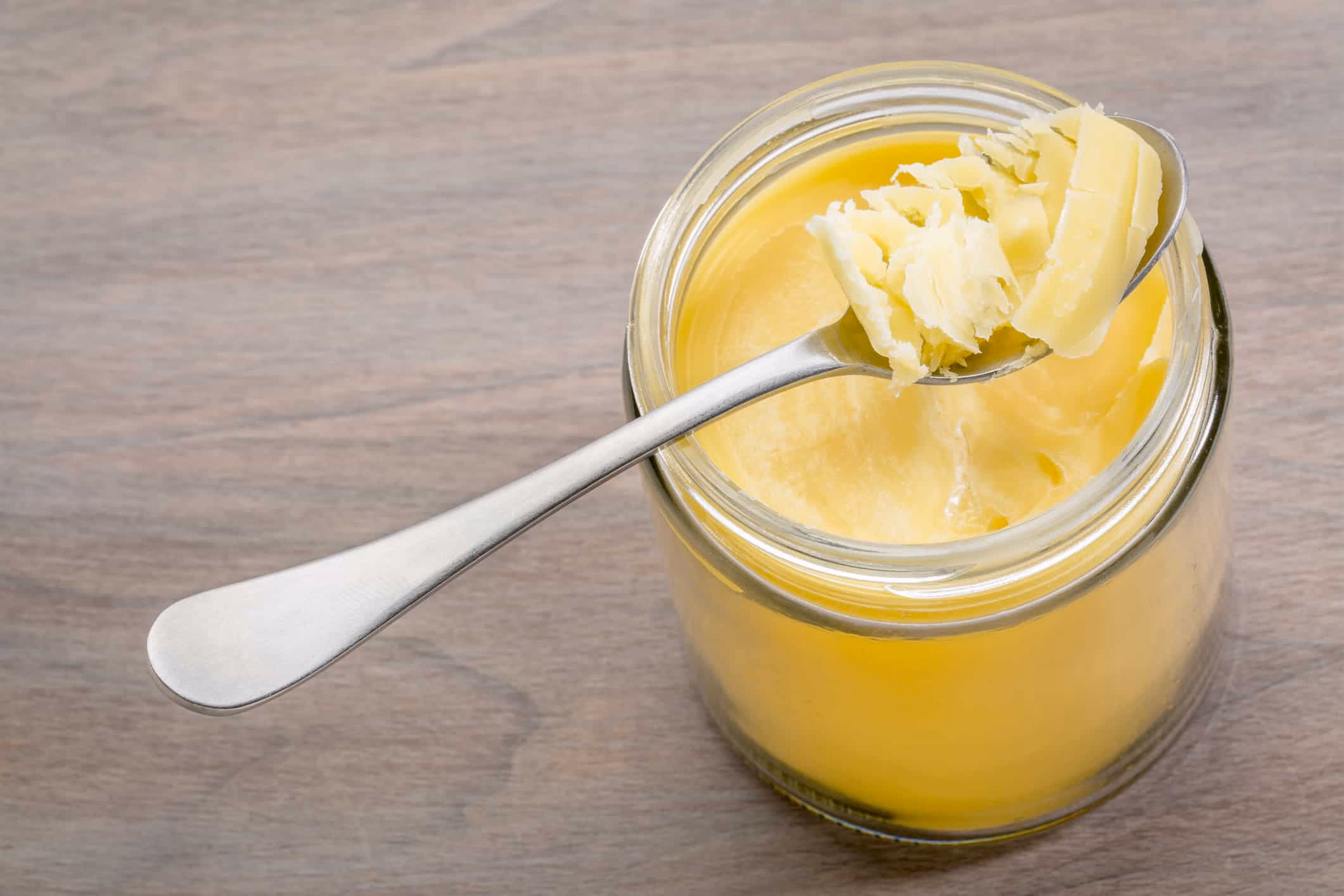 Ghee – klarnet smør som tåler varme, gir smak og støtter kroppen