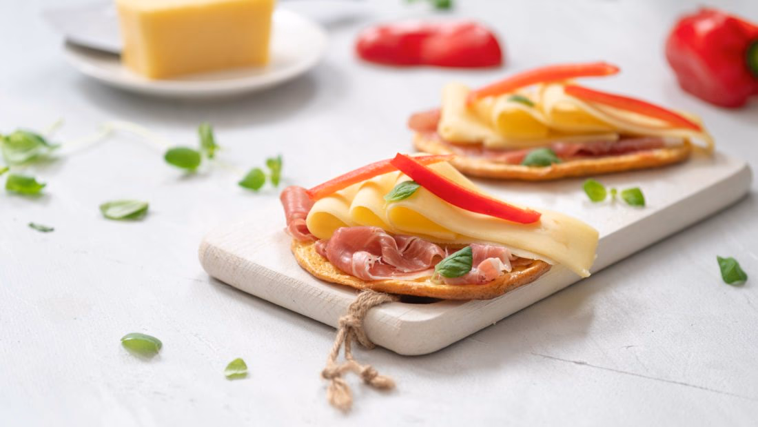 Lavkarbo Skybrød med Spekeskinke og Ost