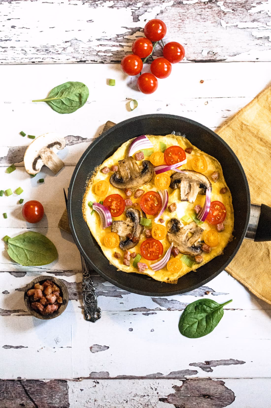 Perleomelett med grønt, bacon og sjampinjong