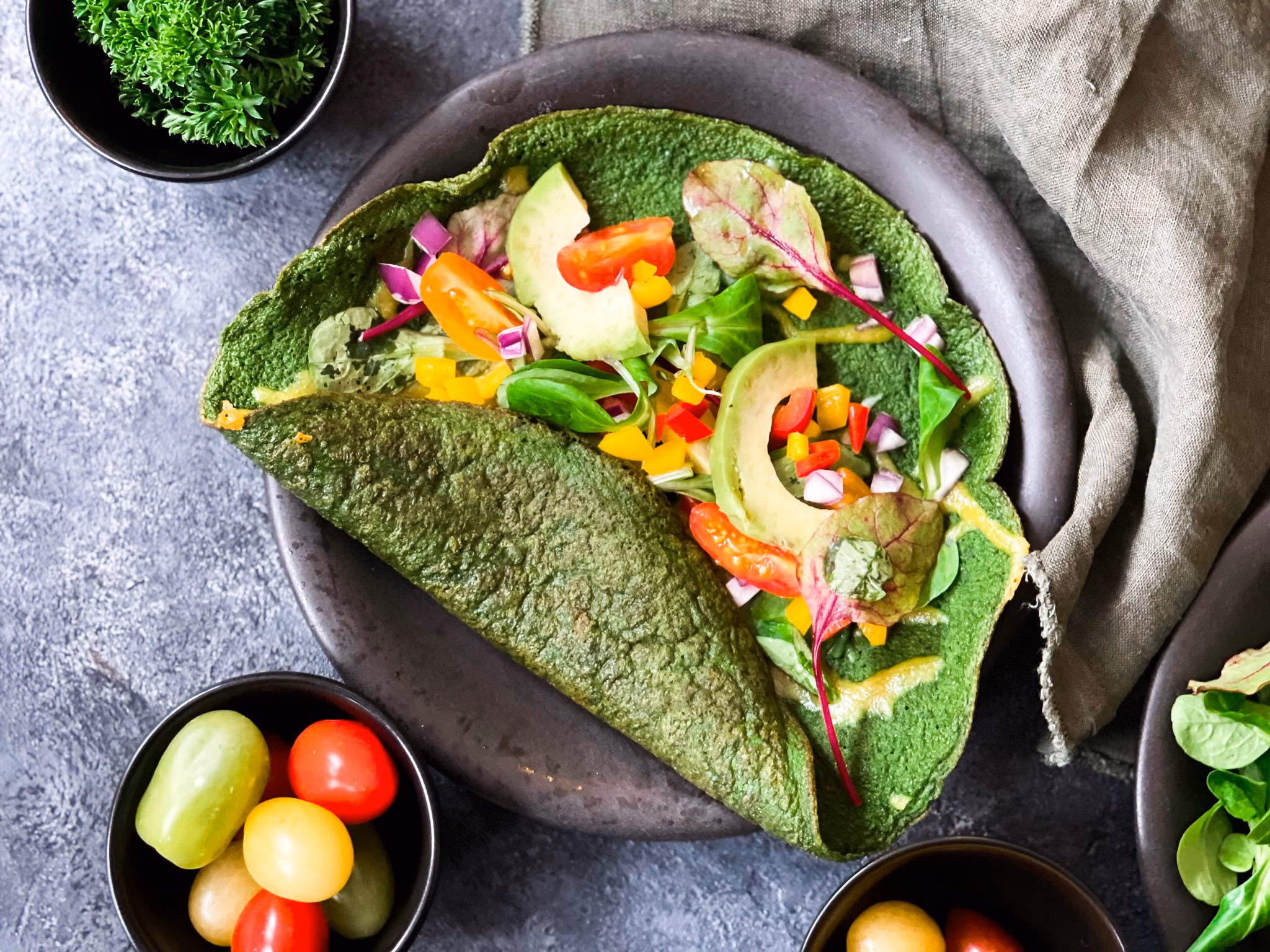 Spinatomelett med Friske Grønnsaker