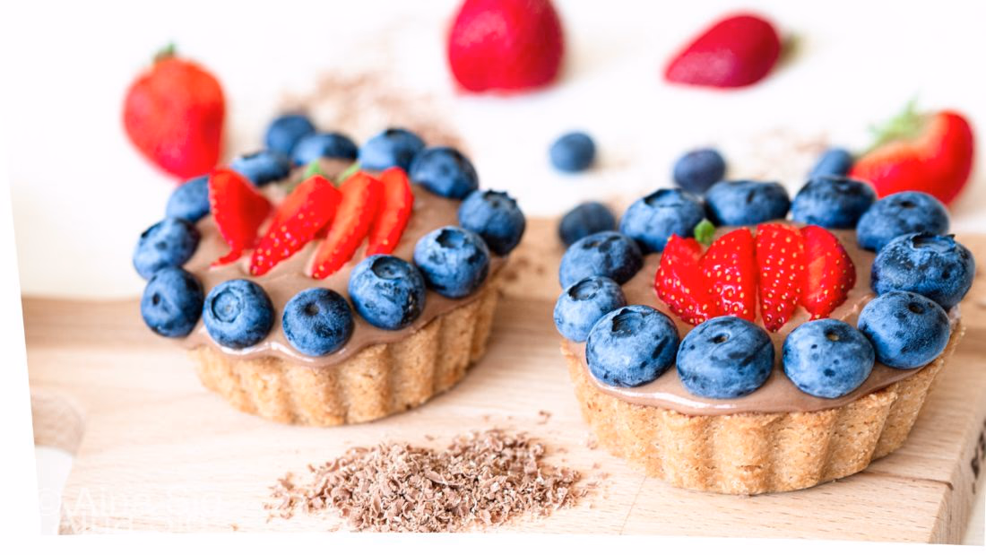 Sukkerfri Keto Sjokolademiniterte med Friske Bær